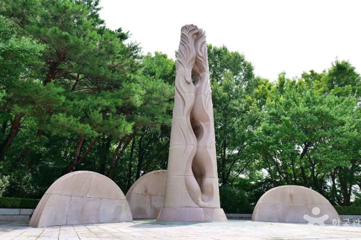 국립4·19민주묘지 여행 추천 - 메고지고