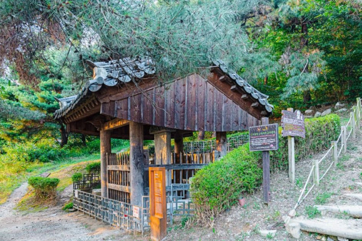 화산서원비 여행 추천 - 메고지고