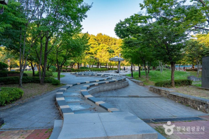 죽전중앙공원 여행 추천 - 메고지고