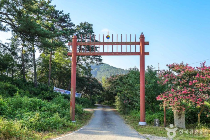 학산사 여행 추천 - 메고지고