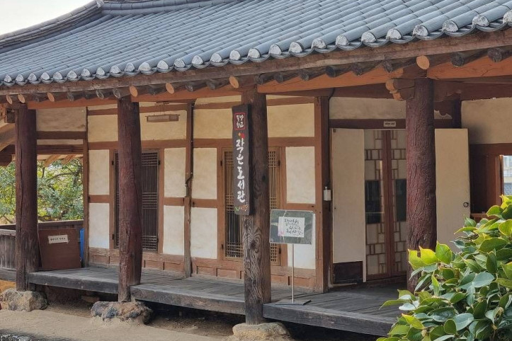 밀양향교 여행 추천 - 메고지고