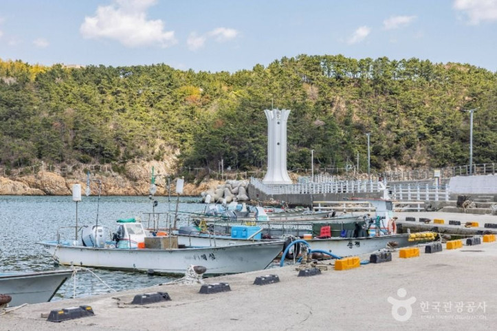죽성항 여행 추천 - 메고지고