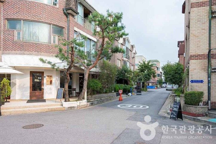 앤티크거리 보넷길 여행 추천 - 메고지고