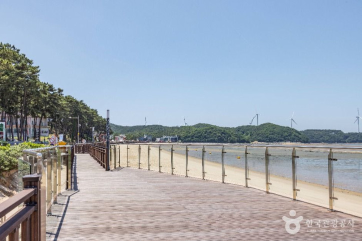 장경리해수욕장 여행 추천 - 메고지고