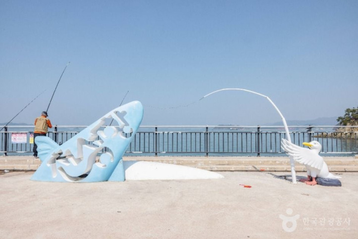 천성항 방파제등대 여행 추천 - 메고지고