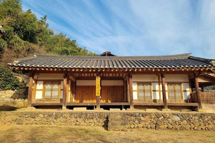밀양향교 여행 추천 - 메고지고