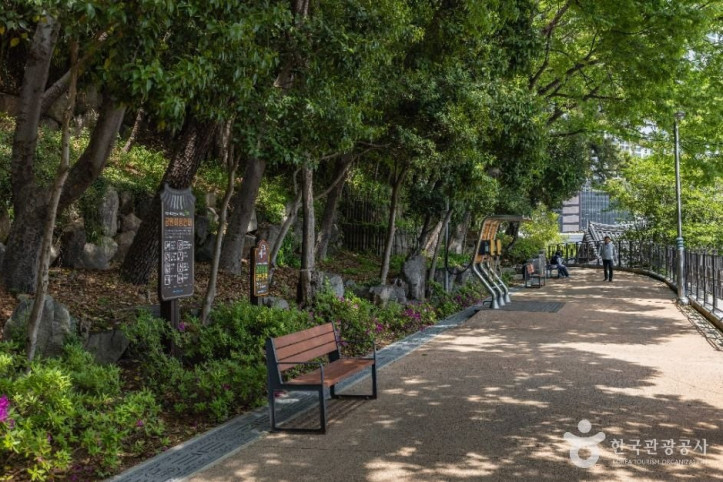 부산진성공원 여행 추천 - 메고지고