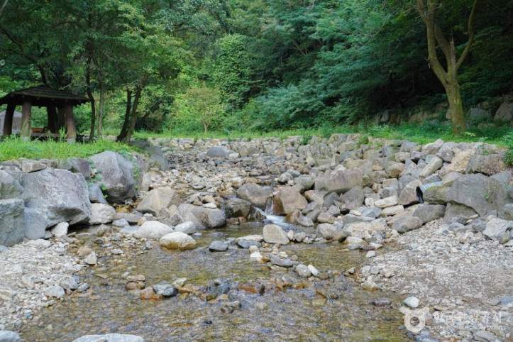 한재골 계곡 여행 추천 - 메고지고
