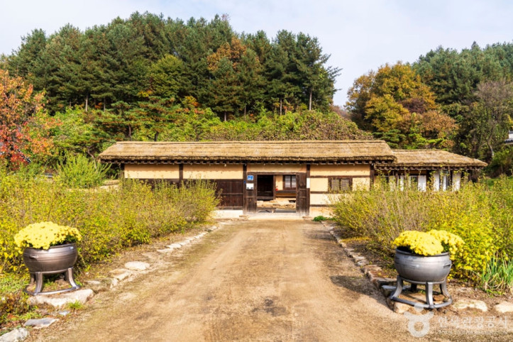 제천 자양영당 여행 추천 - 메고지고