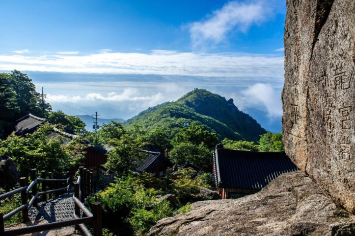 산청 법계사 삼층석탑 여행 추천 - 메고지고