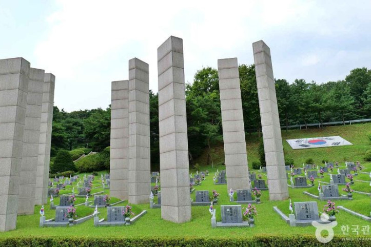 국립4·19민주묘지 여행 추천 - 메고지고