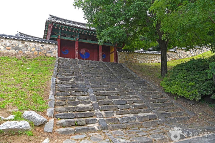 청안향교 여행 추천 - 메고지고