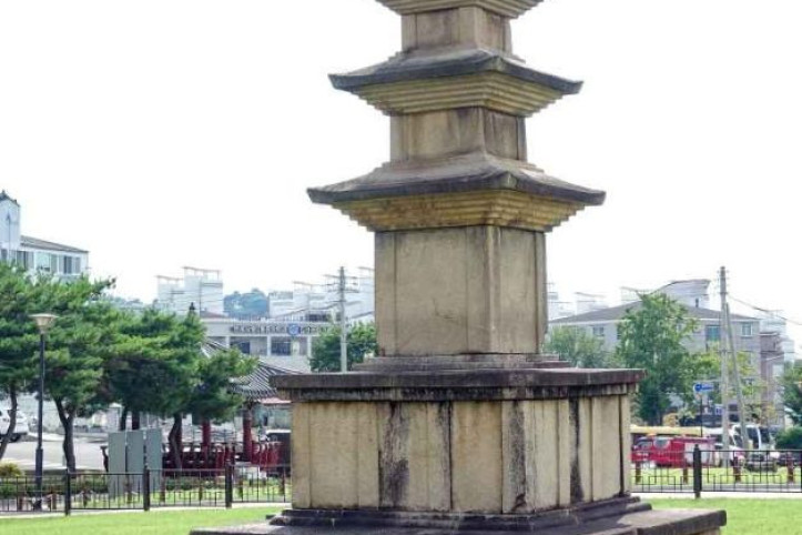 창녕 술정리 동 삼층석탑 여행 추천 - 메고지고