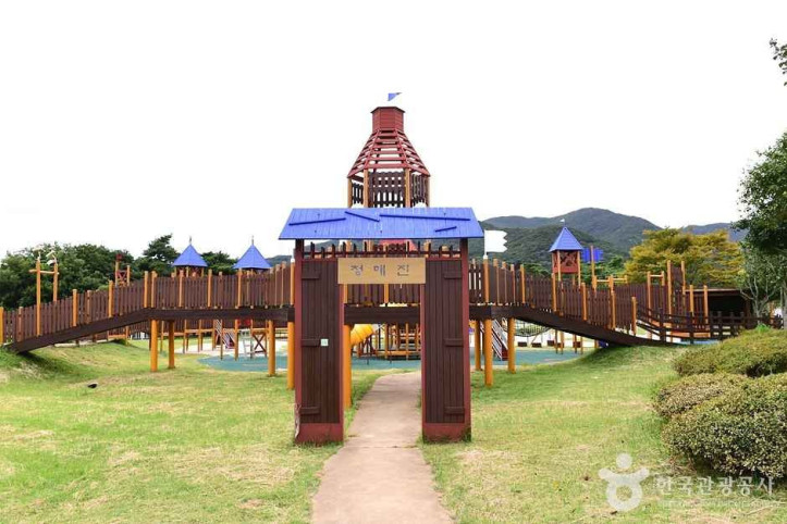 장보고공원 여행 추천 - 메고지고