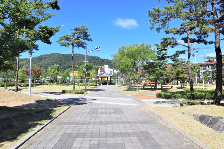 충현역사공원 여행 추천 - 메고지고