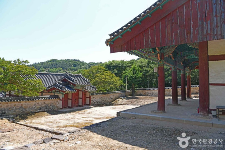 연산향교 대성전 여행 추천 - 메고지고