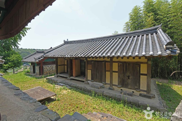 한산향교 여행 추천 - 메고지고