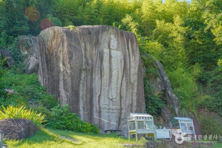 함양 덕전리 마애여래입상(덕전리 마애불상) 여행 추천 - 메고지고