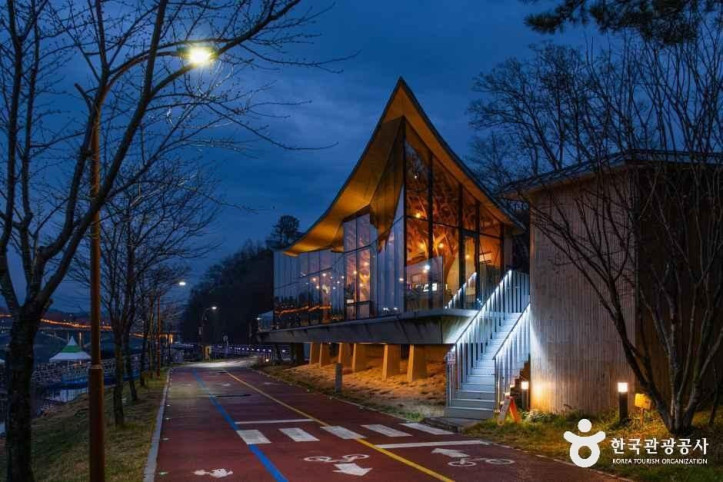 물빛나루쉼터 여행 추천 - 메고지고