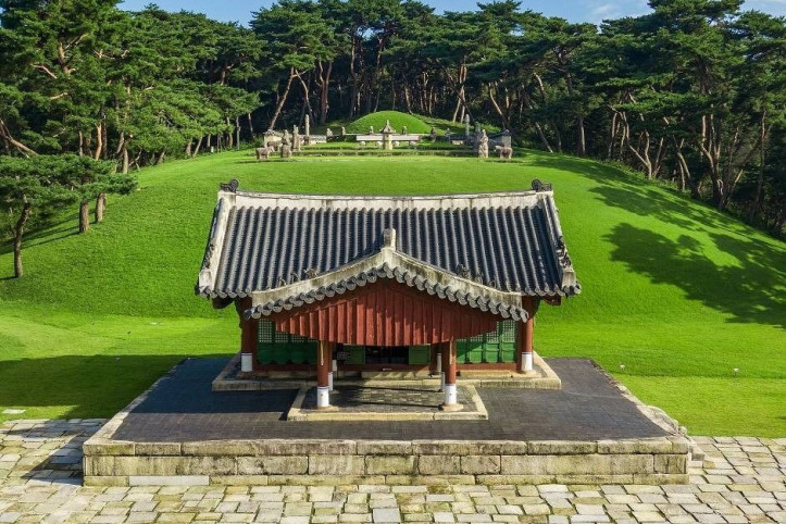 여주 영릉과 영릉 여행 추천 - 메고지고