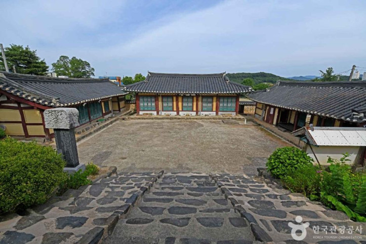 신창향교 여행 추천 - 메고지고