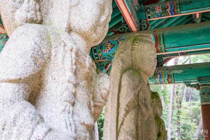 경주 배동 석조여래삼존입상 여행 추천 - 메고지고