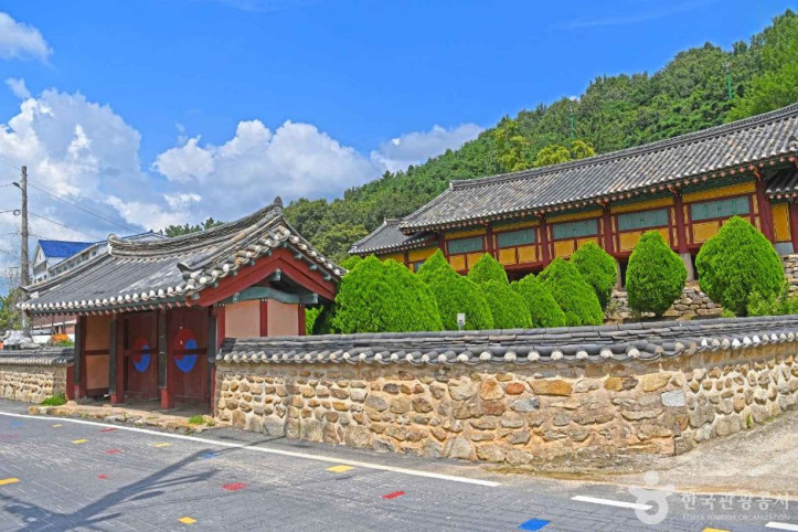 고창향교 여행 추천 - 메고지고