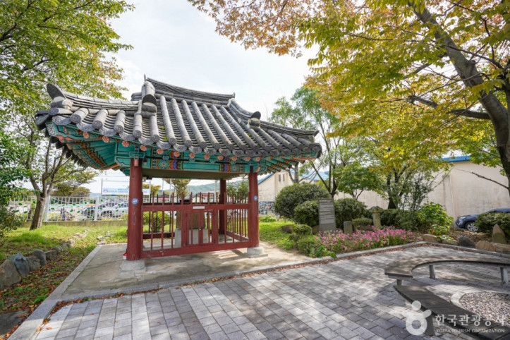 포항 냉수리 신라비와 영일냉수리고분 여행 추천 - 메고지고