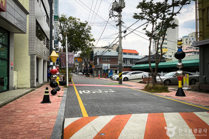봉산문화거리 여행 추천 - 메고지고
