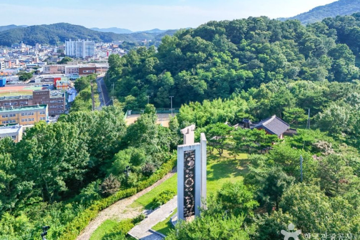 우륵기념탑 여행 추천 - 메고지고