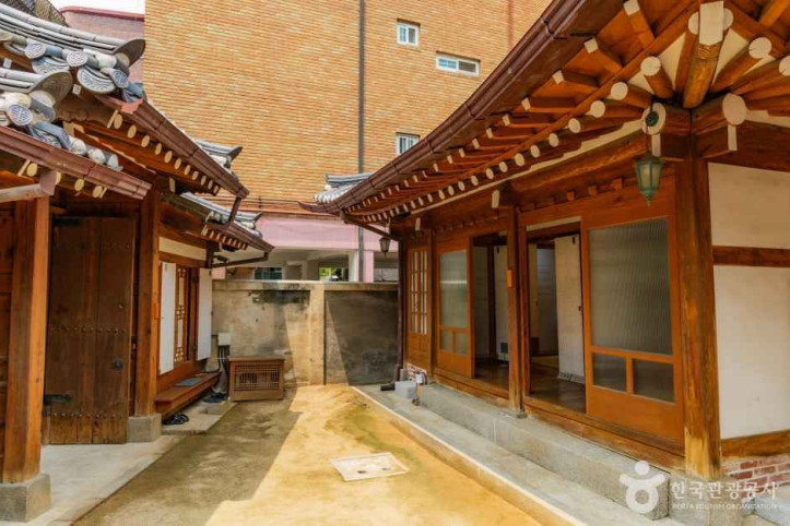 필운동 홍건익 가옥 여행 추천 - 메고지고