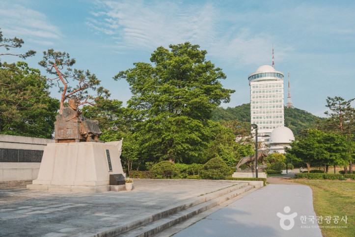 성재 이시영선생 동상 여행 추천 - 메고지고