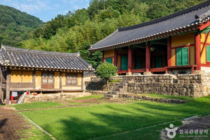 지례향교대성전 여행 추천 - 메고지고