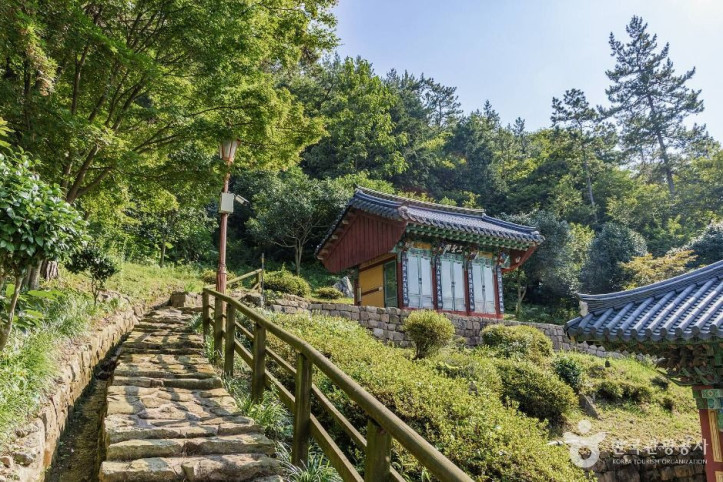 옥련사(강진) 여행 추천 - 메고지고