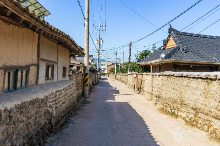 강진 병영마을 옛 담장 여행 추천 - 메고지고