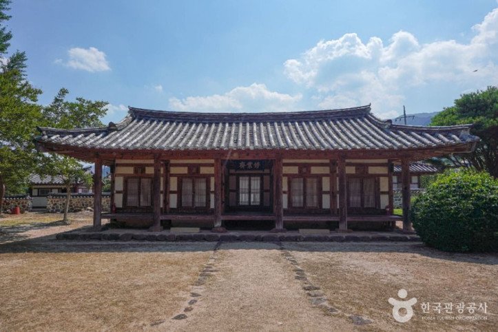 덕천서원(산청) 여행 추천 - 메고지고