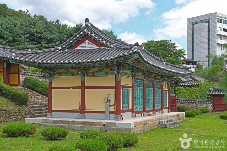 충주향교 여행 추천 - 메고지고