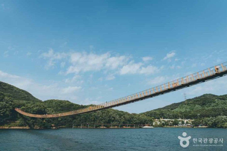 마장호수 출렁다리 여행 추천 - 메고지고