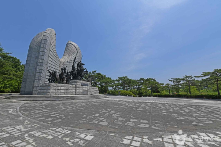 백제 오천결사대 충혼탑 여행 추천 - 메고지고