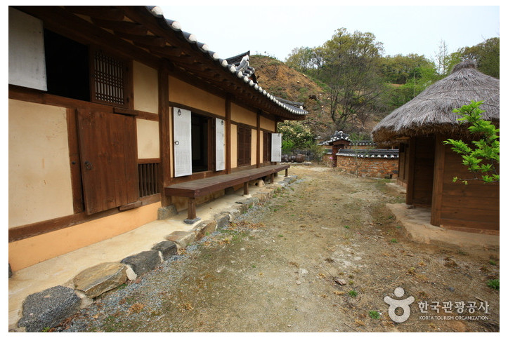 괴산 홍범식 고가(벽초 홍명희 생가) 여행 추천 - 메고지고