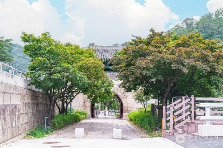 홍지문 및 탕춘대성 여행 추천 - 메고지고