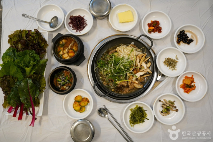 경주 쌈밥거리 여행 추천 - 메고지고