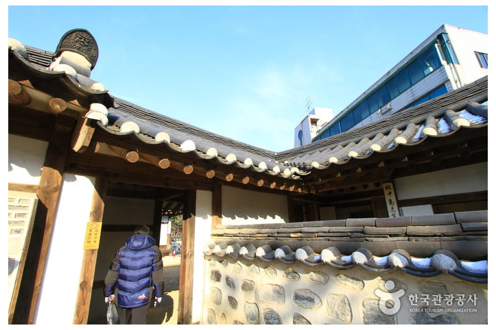 삼청동오위장김춘영가옥 여행 추천 - 메고지고