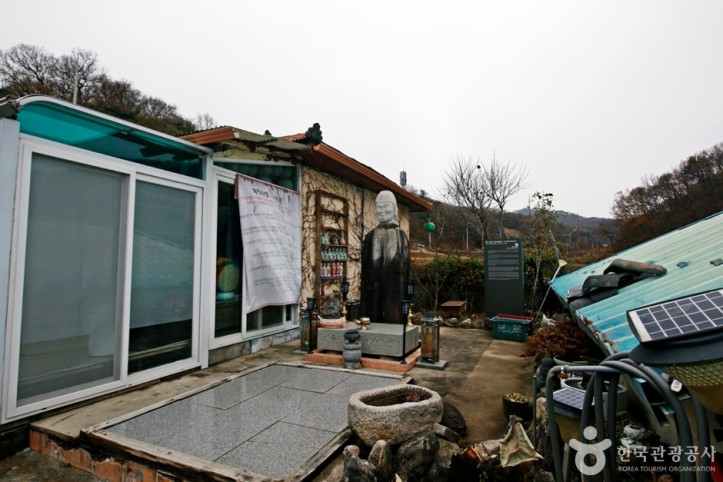 충주 지당리 석조여래입상 여행 추천 - 메고지고