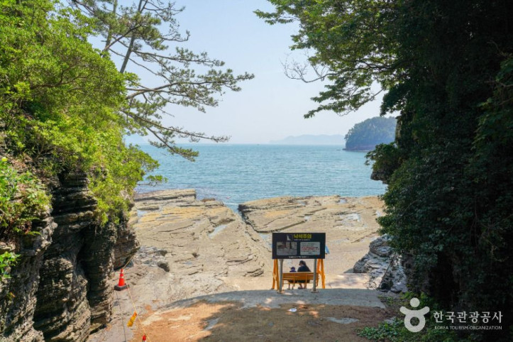 상족암군립공원 여행 추천 - 메고지고