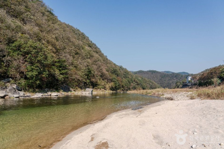 진소마을 여행 추천 - 메고지고