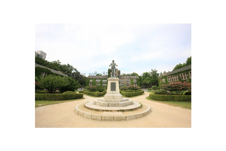 서울 연세대학교 언더우드관 여행 추천 - 메고지고