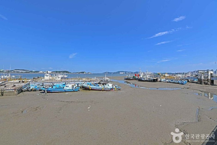 군산항 여행 추천 - 메고지고