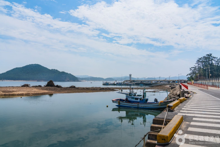 어은돌항 여행 추천 - 메고지고