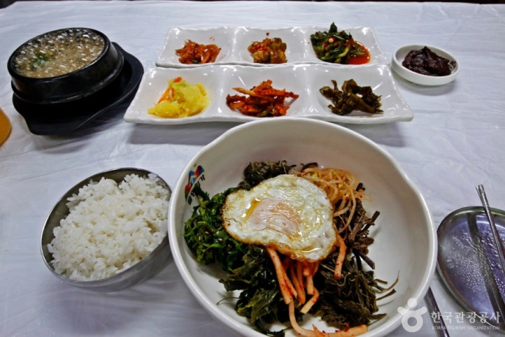 속리산 산채비빔밥 거리 여행 추천 - 메고지고